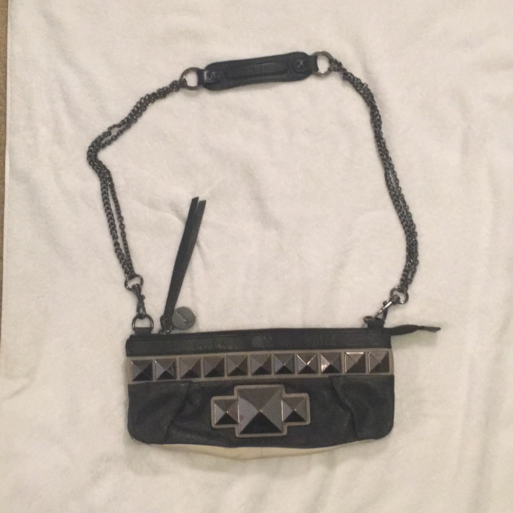 Blk Leather Handbag w/ Gun Metal Accents/Hardware